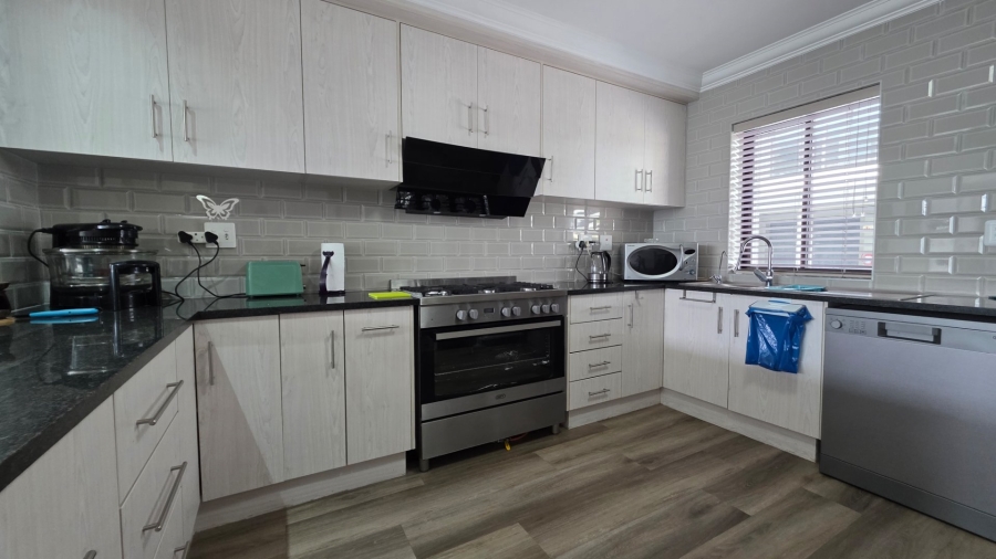 2 Bedroom Property for Sale in Da Nova Western Cape